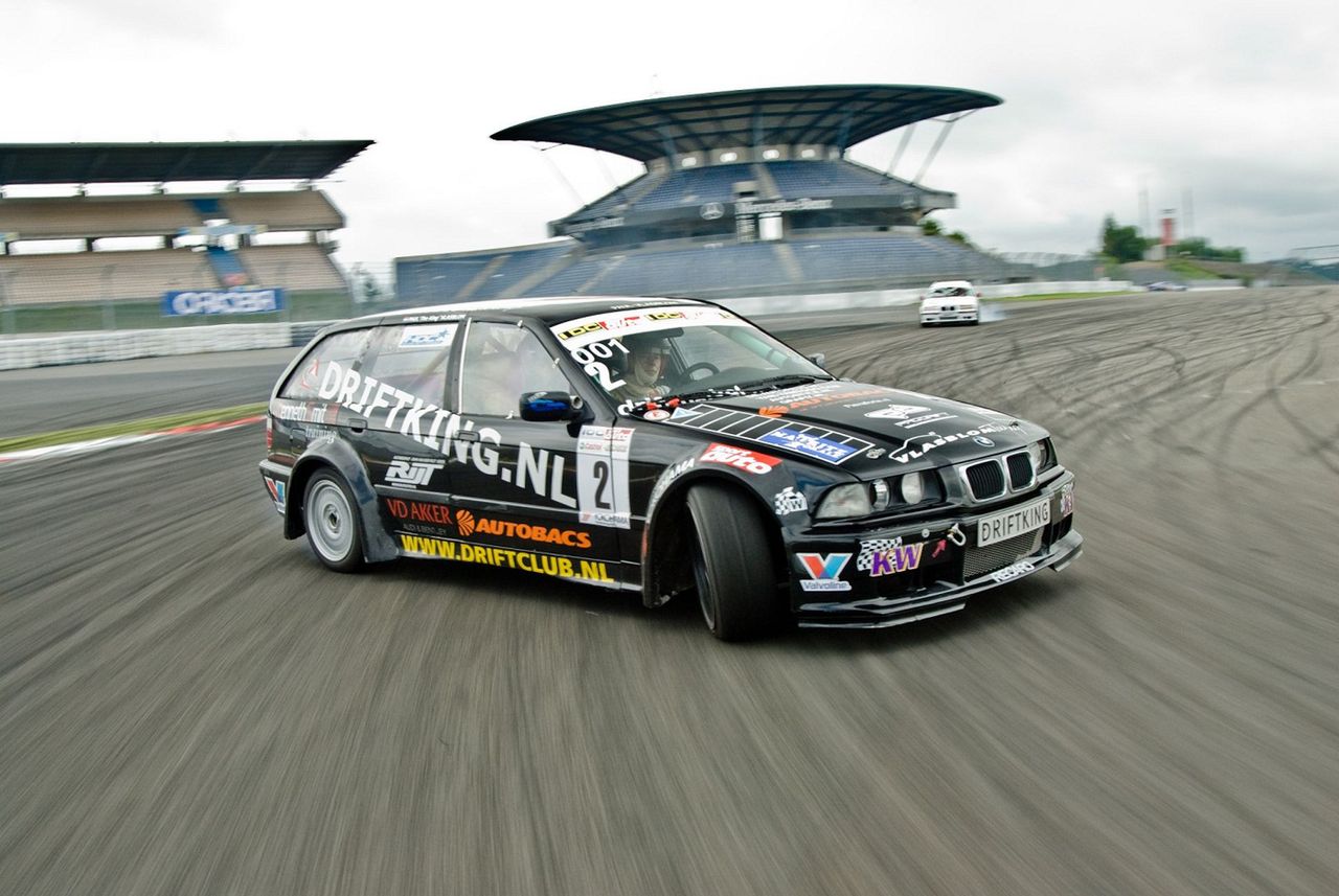 BMW Serii 3 Touring foto: image.eurotuner.com