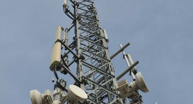 Telekomy uruchomią sieci w nowych pasmach. Będzie lepszy zasięg wewnątrz budynków