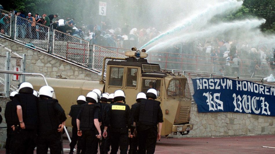 Ponad 20 osób zatrzymali policjanci w trakcie i po meczu ekstraklasy piłkarskiej Górnik Zabrze - Ruch Chorzów