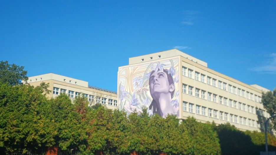 Nowy mural na ścianie gmachu Wydziału Mechanicznego PŁ