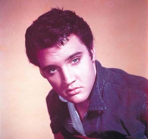 Elvis Presley - mija 40 lat od śmierci Króla Rock and Rolla. Jego życie wciąż kryje wiele tajemnic