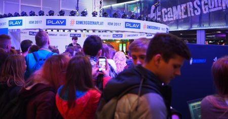 Strefa Play-Asus pełna nowości z sejfem do rozprucia oraz konkurs #IEM