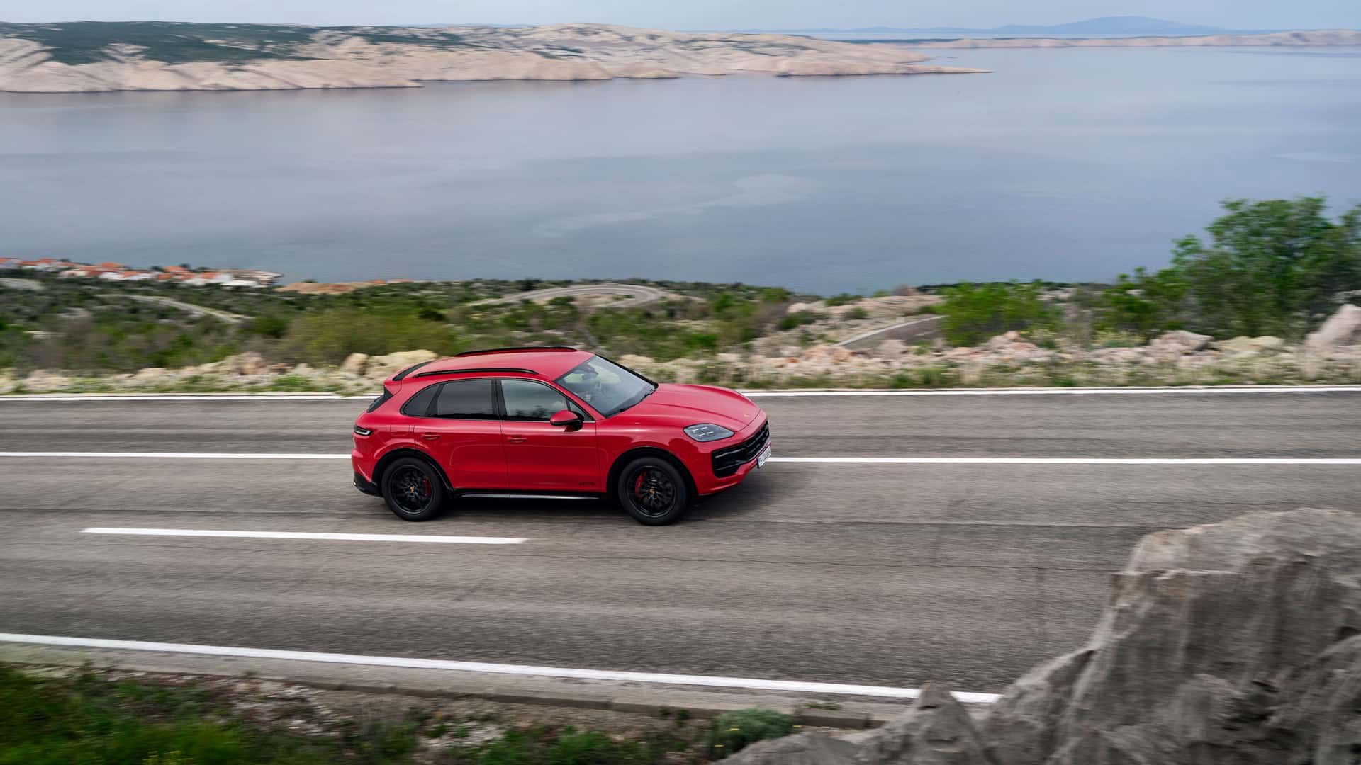 Porsche Cayenne GTS (2024)