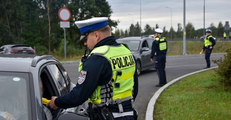 Ruszyła akcja "Znicz". Na drogi wyszło 5 tys. policjantów