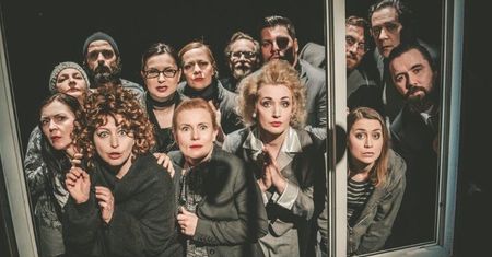 Legnica. Murem za dyrektorem teatru Modrzejewskiej. "Stworzył niezwykłą scenę z charakterem"