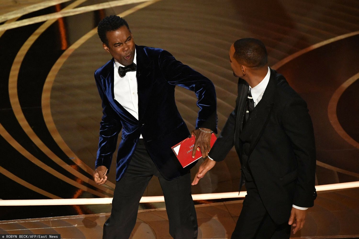Will Smith uderzył Chrisa Rocka na scenie - Oscary 2022