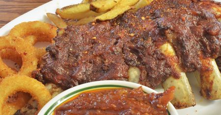 Pieczone w całości żeberka wołowe (mięso i tłuszcz, II klasa mięsa)