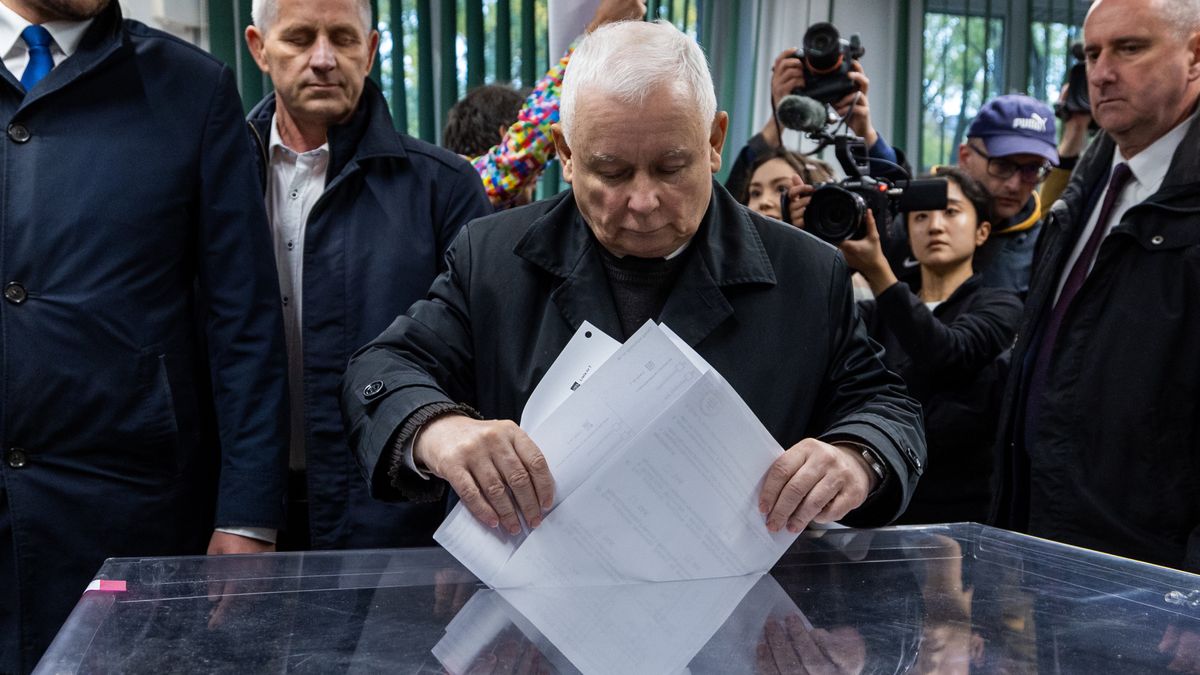 Leader Law and Justice party Jaroslaw Kaczynski during voting in Poland's parliamentary elections in Warsaw, Poland on October  15, 2023.

 (Photo by Andrzej Iwanczuk/NurPhoto via Getty Images)