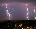 Meteorolodzy ostrzegają: burze i grad