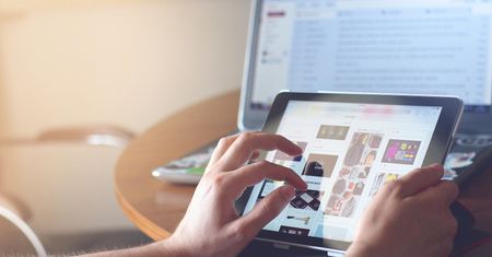 Chiny szukają sposobu na pornografię. Pomóc ma urządzenie "czytające w myślach"