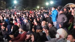 MMA. UFC 254. Tłum kibiców w Dagestanie oglądał walkę Chabiba Nurmagomiedowa (wideo)