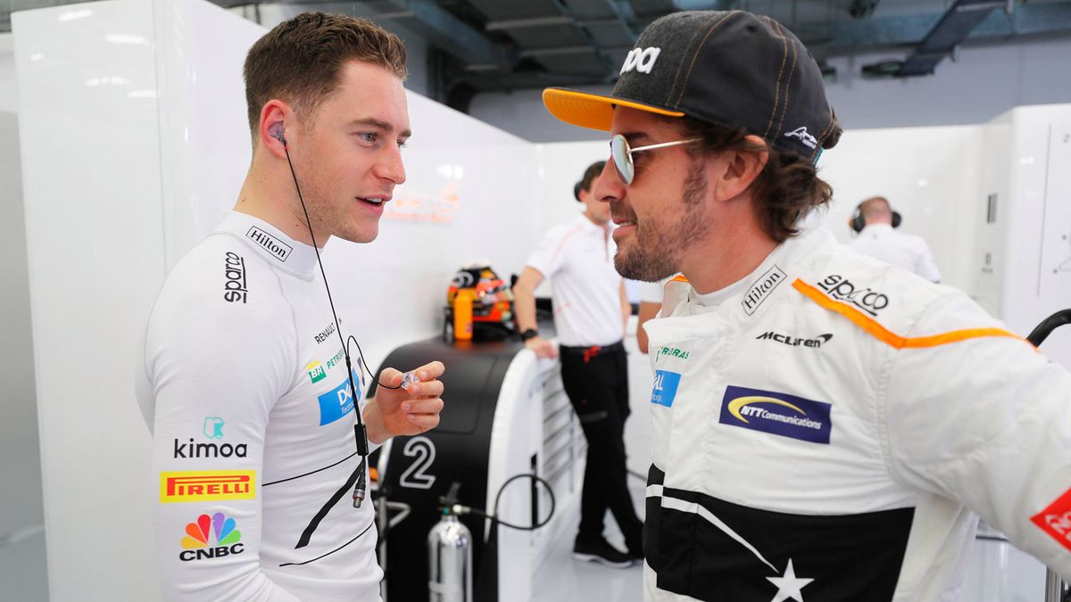 Fernando Alonso w rozmowie ze Stoffelem Vandoornem