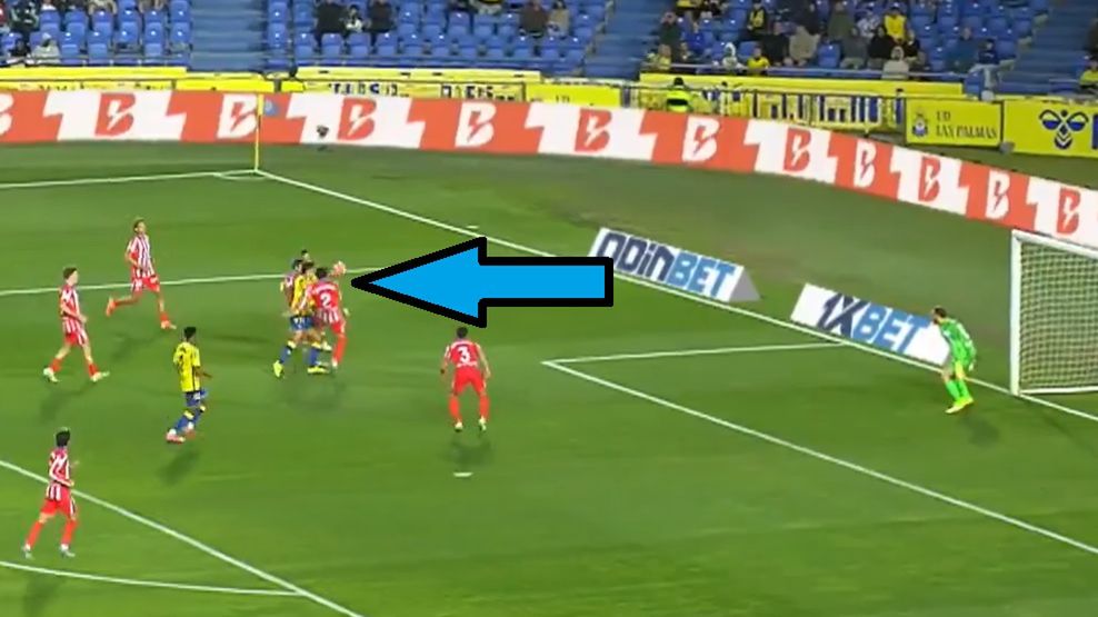 Twitter / Canal+ Sport / Fatalne zachowanie Atletico w defensywie przyniosło bramkę UD Las Palmas