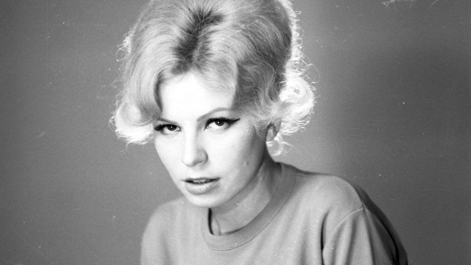 Sprawdźcie naszą galerię i zobaczcie, jak dziś wygląda 81-letnia Irena Karel - jedna z największych gwiazd polskiego kina lat 60. i 70. &gt;&gt;&gt;&gt;