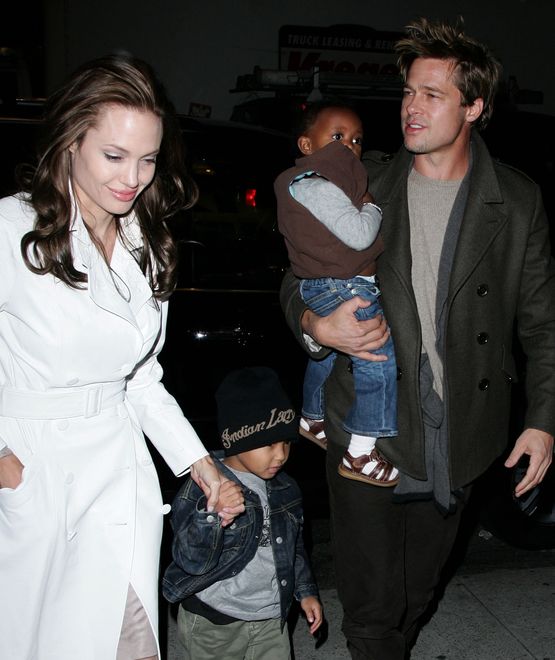 Angelina Jolie i Brad Pitt z dziećmi Maddoksem i Zaharą