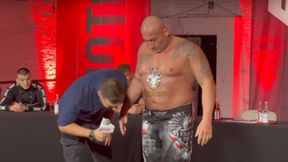 Najman wszedł na wagę. Konferansjer nie dowierzał, co się wyświetliło