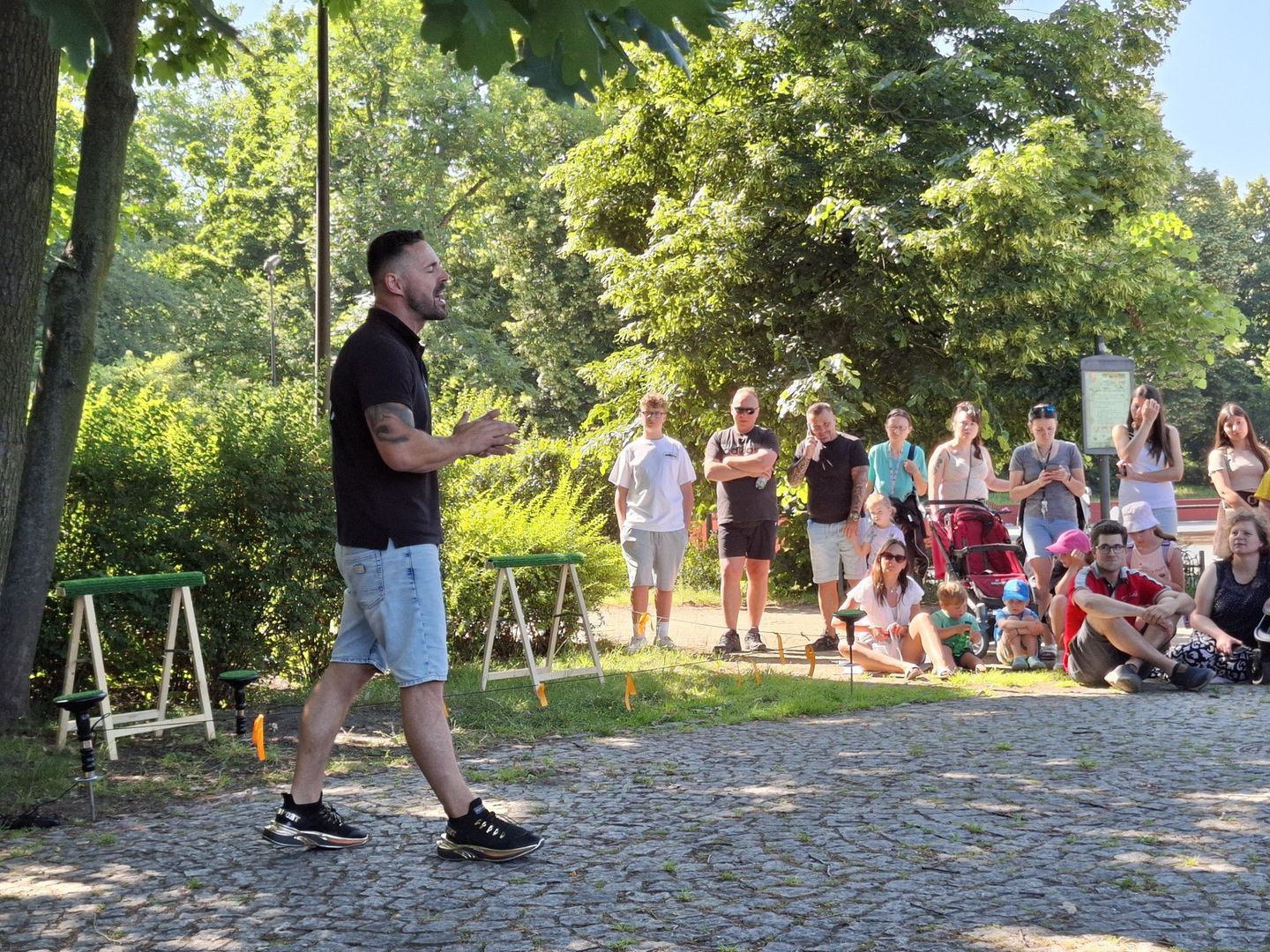 Magiczne spotkanie z sowami i moc rodzinnych atrakcji! Wrocławskie osiedle tętniło życiem – tak wyglądała sobota pełna przygód i uśmiechów!