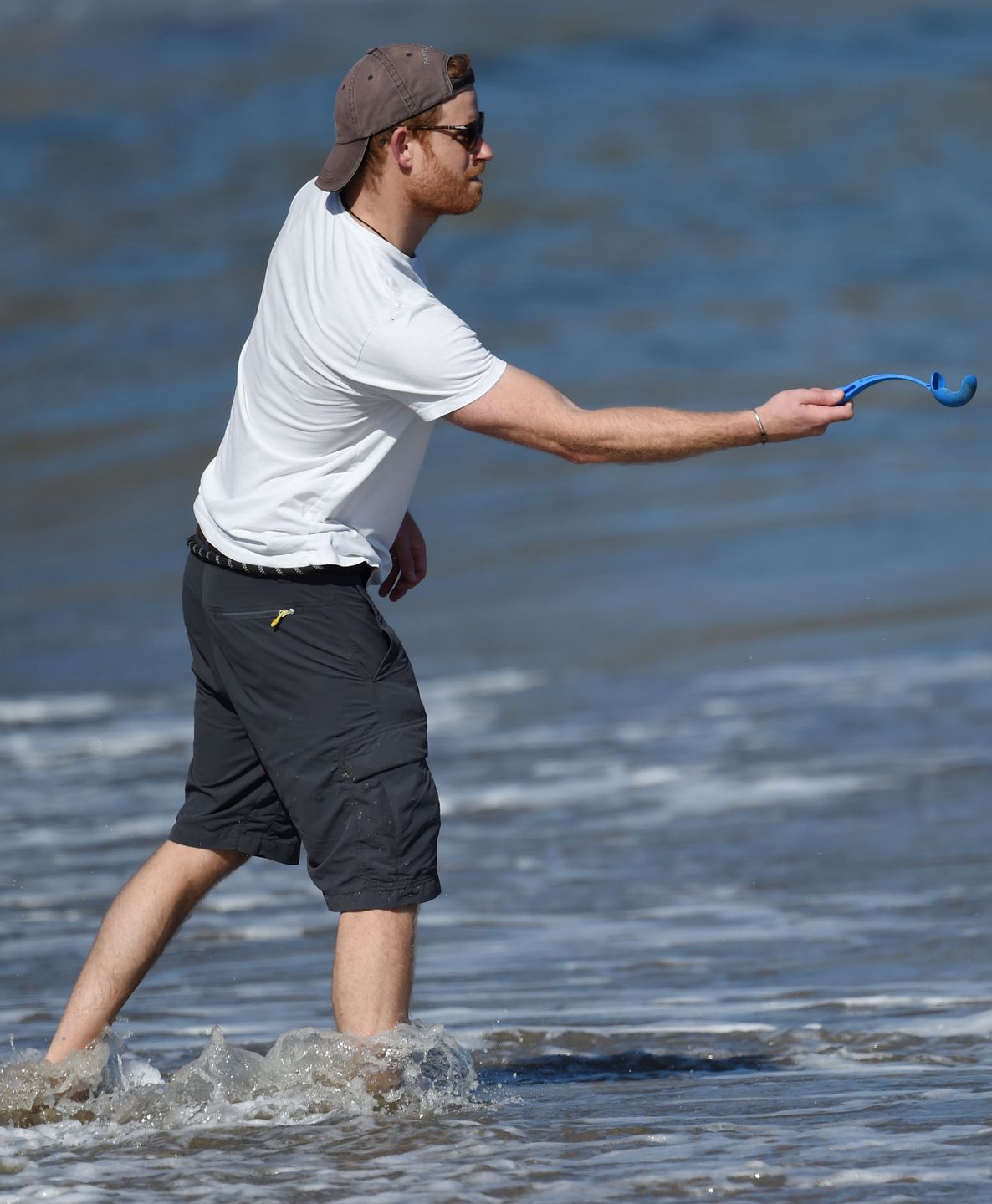 Książę Harry relaksuje się nad wodą z ukochanym czworonogiem. Meghan nie poszła z nimi
