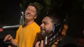 Złapali Lewandowskiego na ulicy. "To jest surrealistyczne" [WIDEO]