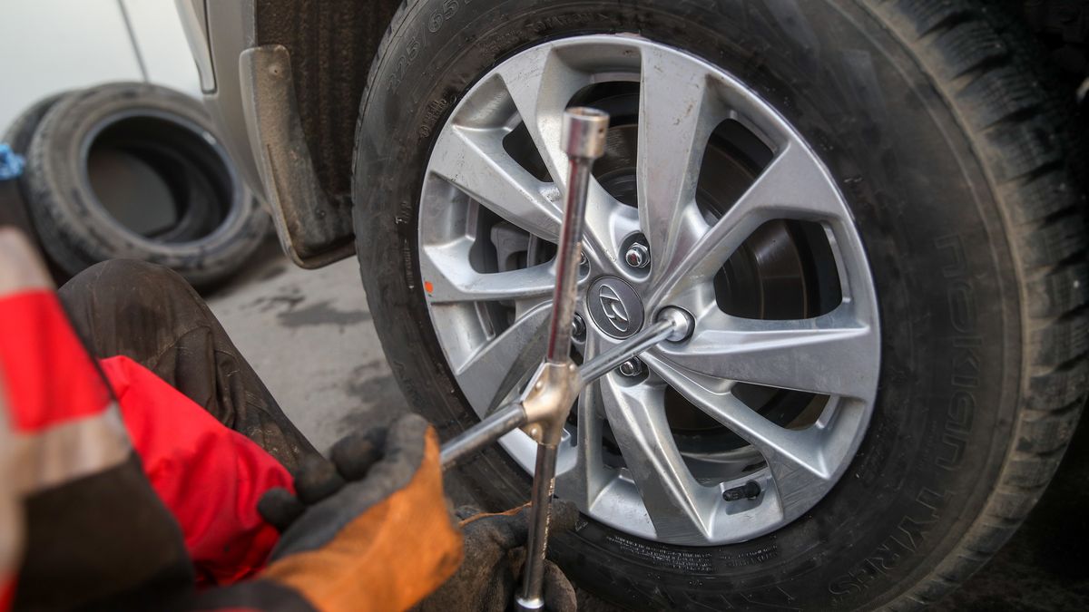 Większa opona może w niektórych przypadkach skrócić drogę hamowania nawet o 2 metry