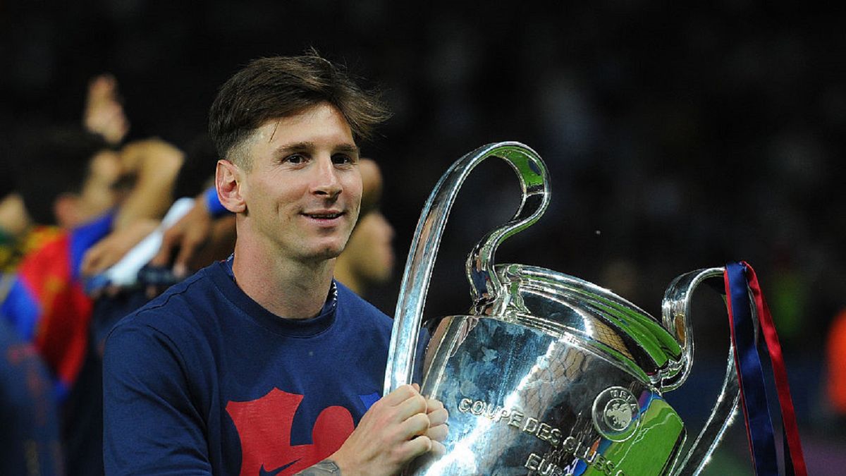 Zdjęcie okładkowe artykułu: Getty Images / Ben Radford/Corbis / Na zdjęciu: Lionel Messi, z pucharem za wygranie Ligi Mistrzów w 2015 roku