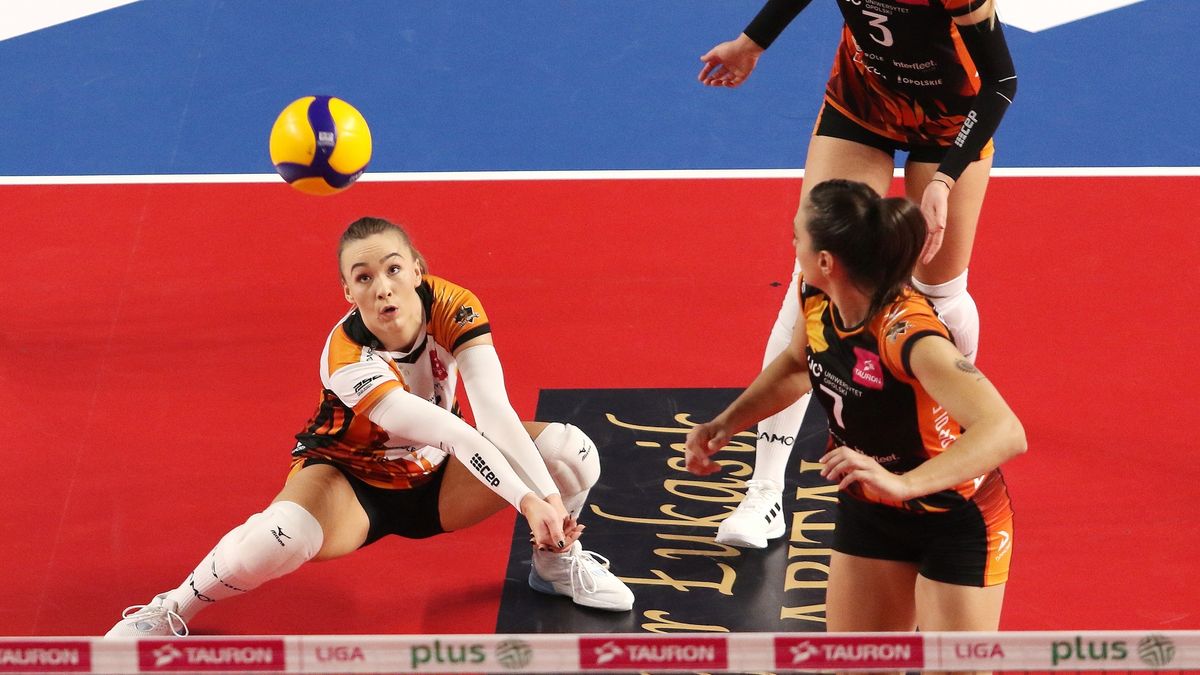 WP SportoweFakty / Justyna Serafin / Na zdjęciu: Adriana Adamek (z lewej)