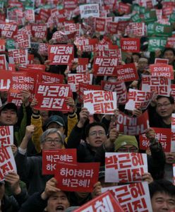 Demonstracje w Seulu przeciwko prezydent. Chcą jej ustąpienia, bo była pod wpływem "kobiecego Rasputina"