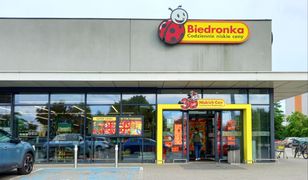 Prawie 10 tys. zł za pracę w sklepie. Biedronka sypnęła podwyżkami