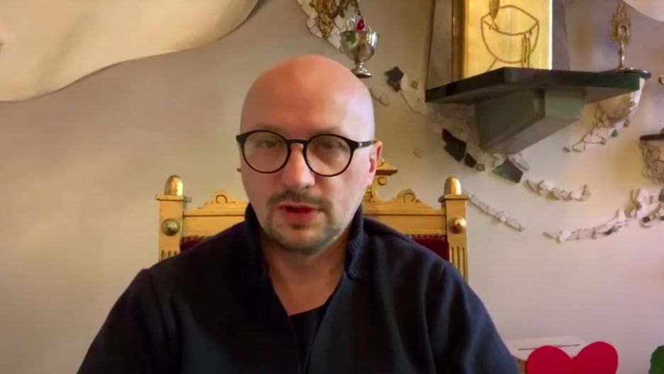 Wrocław. Jezuita Grzegorz Kramer zmienia parafię. Nadal obowiązuje go zakaz wypowiedzi