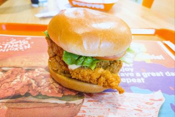 Rywal KFC rozkręca się w Polsce. Otworzył 38. lokal. Były tłumy