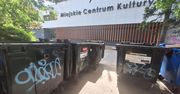 Bulwersujący obraz w Gorzowie. Obok nowego MCK-u jest Miejskie Centrum Śmietników