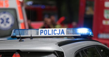 Lublin. Dwie staruszki wyrzuciły z balkonu 50 tys. zł. Poprosiła je o to "policjantka"