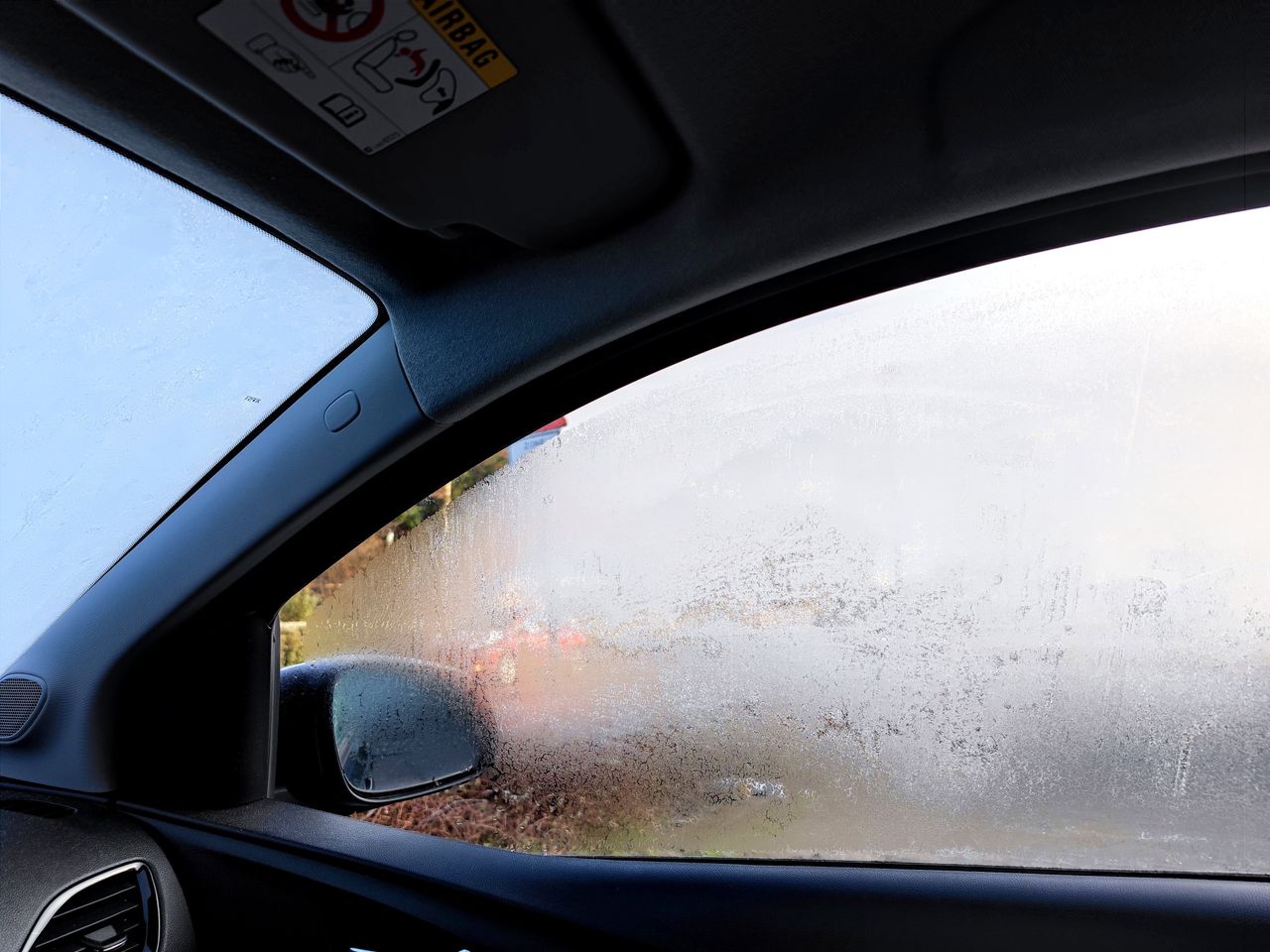 What to do to prevent car windows from steaming up?