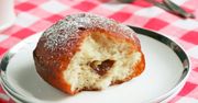 Karnawałowe pączki na Tłusty Czwartek. Słodkie i proste do zrobienia
