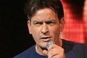 "Dwóch i pół": Charlie Sheen tryska humorem