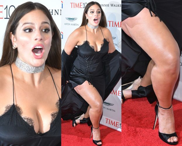 Ashley Graham potknęła się na imprezie dla "najbardziej wpływowych ludzi świata"! (ZDJĘCIA)