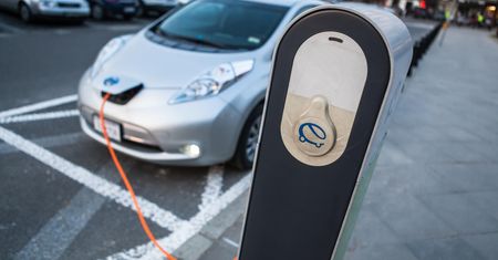 Elektromobilność tylko w deklaracjach. Więcej aut rejestrują nawet Węgry i Rumunia