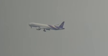 Awaria podwozia uniemożliwiła lot. Boeing 777 wrócił na lotnisko
