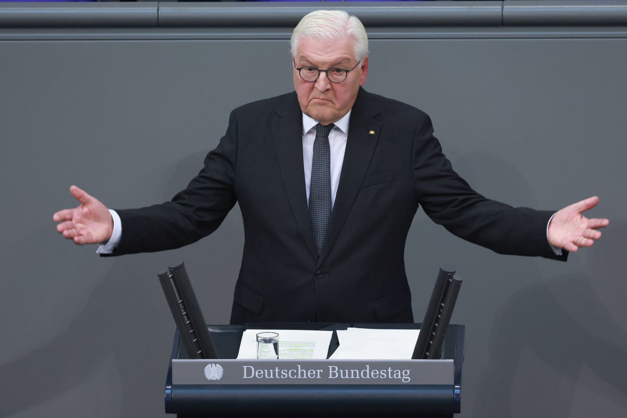 Hour of commemoration in the Bundestag for victims of National Socialism in Berlin
epa11860044 German President Frank-Walter Steinmeier speaks during a commemoration ceremony for the victims of the National Socialism at the German parliament 'Bundestag' in Berlin, Germany, 29 January 2025. German President Frank-Walter Steinmeier and Holocaust survivor from Odessa, Ukraine, Roman Schwarzman are expected to deliver speeches, during the commemorative event.  EPA/CLEMENS BILAN 
Dostawca: PAP/EPA.
CLEMENS BILAN
national socialism, commemoration, bundestag, germany