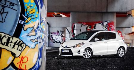 Toyota Yaris Hybrid 100 Dynamic - misja 3,4 [test autokult.pl]