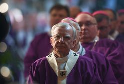 Strajk Kobiet. Jędraszewski pisze do kapłanów. Przypomina im, że mają "hełm i miecz"