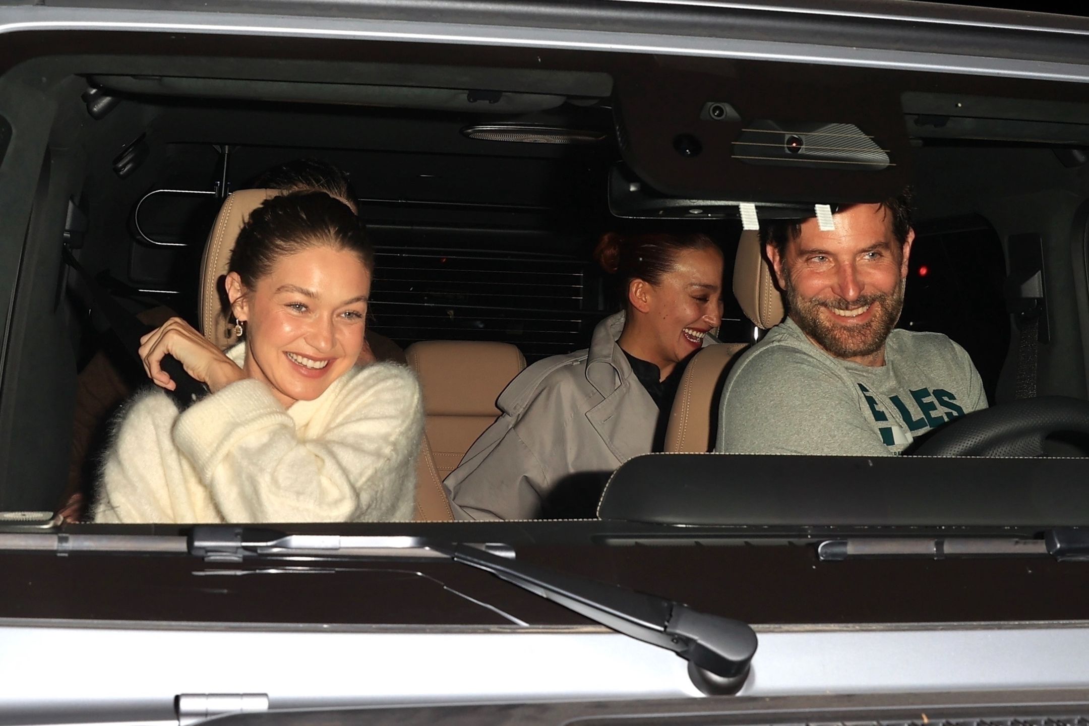 Bradley Cooper i Gigi Hadid w drodze na kolację