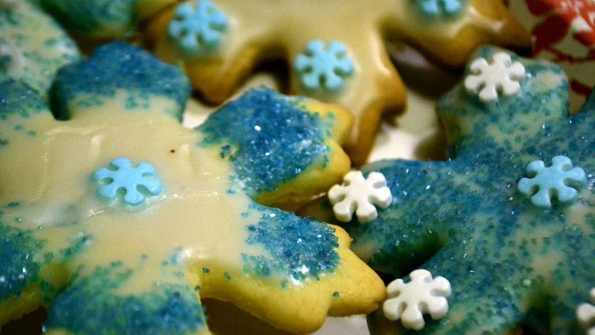 Ciasteczka cukrowe z ciasta mrożonego (upieczone)