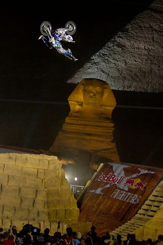 Adam Jones podczas zawodów RedBull X-Fighters