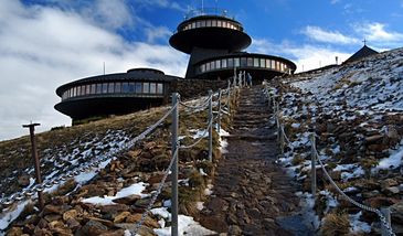 Śnieżka. Gdzie jest i jak na nią wejść?