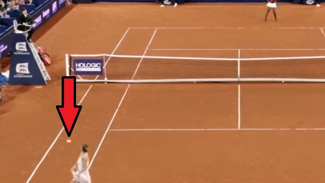Twitter / WTA / Na zdjęciu: nieudane zagranie Magdy Linette