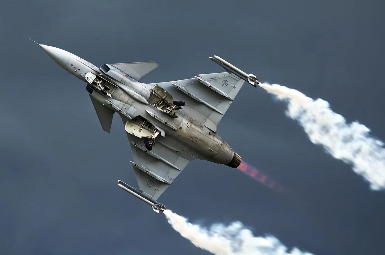 Sweden halts Gripen jets to Ukraine, focuses on F-16s at allies' request