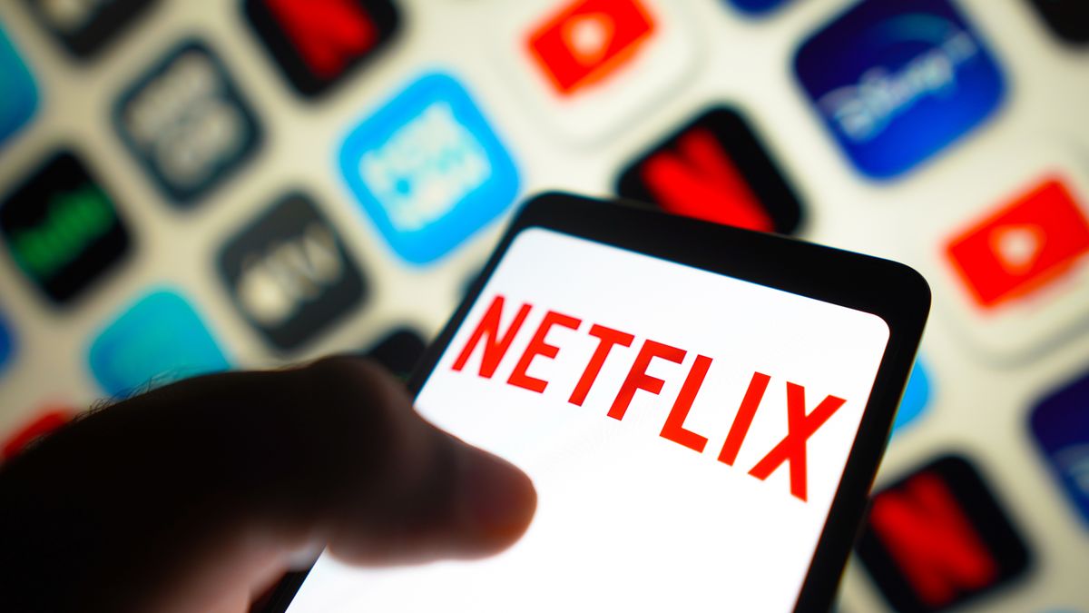 BRAZIL - 2024/01/23: In this photo illustration, the Netflix logo is displayed on a smartphone screen. (Photo Illustration by Rafael Henrique/SOPA Images/LightRocket via Getty Images)