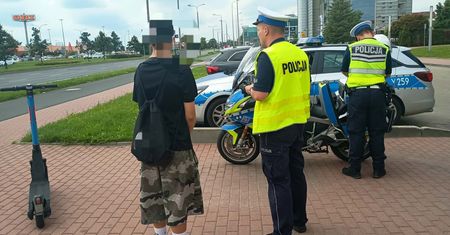 Bezpieczeństwo użytkowników hulajnóg elektrycznych pod lupą policjantów z Płocka!