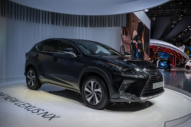 Ulubiony Lexus Europejczyków przeszedł lifting. Nowy NX